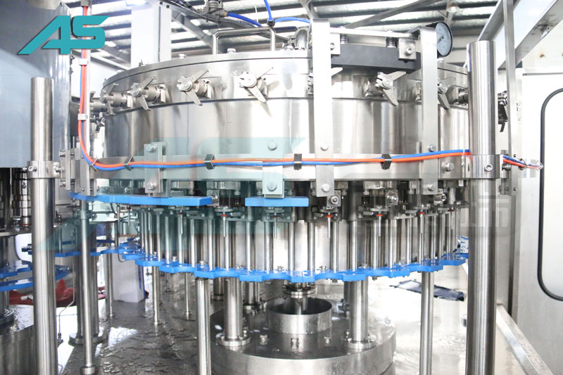 含气饮料灌装机采用世界先进的控制技术生产效率高